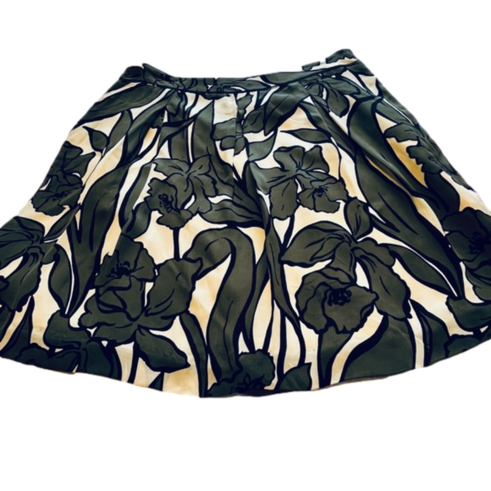 𝅺BCBGMAXAZRIA 100% Silk Green Tan Floral Skirt
